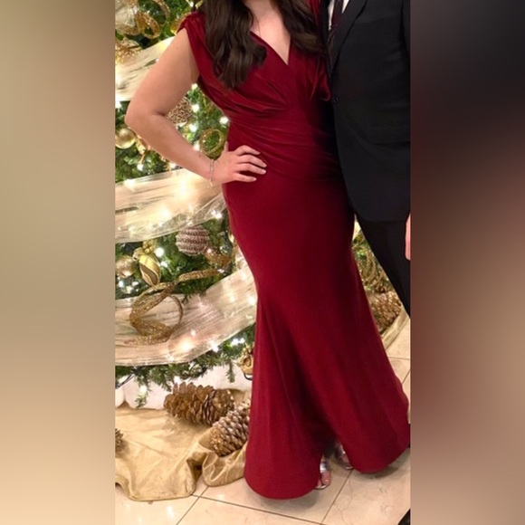 Jessica Angel Formal Dress; Size L; Cardinal; ONLY WORN ONCE - Picture 5 of 8